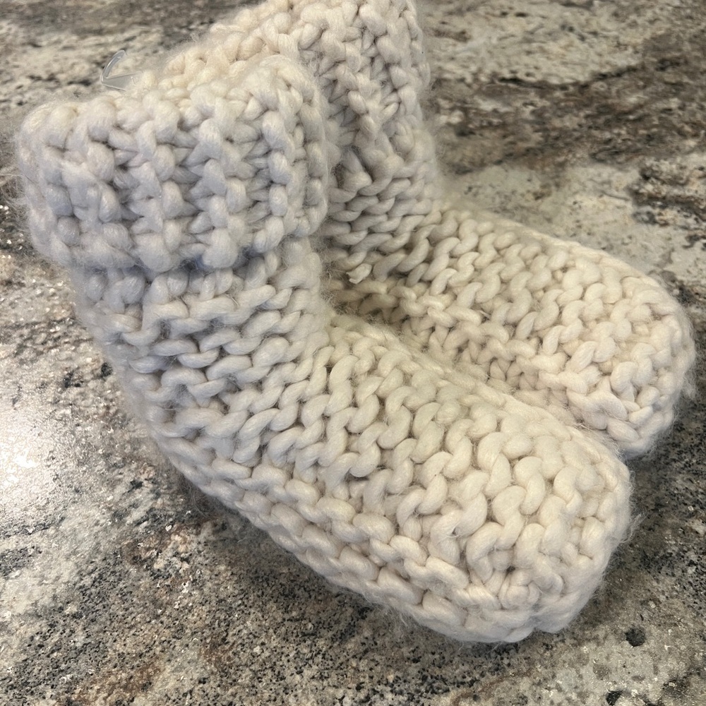 Lemon Cozy Knit Slippers - Off-white/Cream
